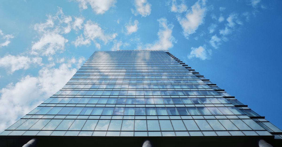 Understanding the Science Behind Glare Reduction in Window Tinting